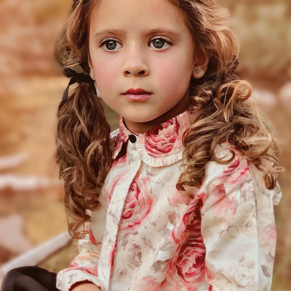 Cute button down blouse. - Picture 7 of 14